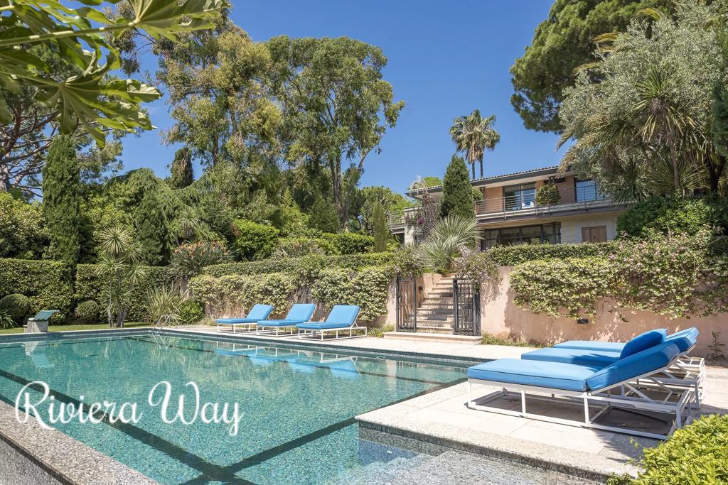 6 room villa in Cap d'Antibes, photo #3, listing #106452402