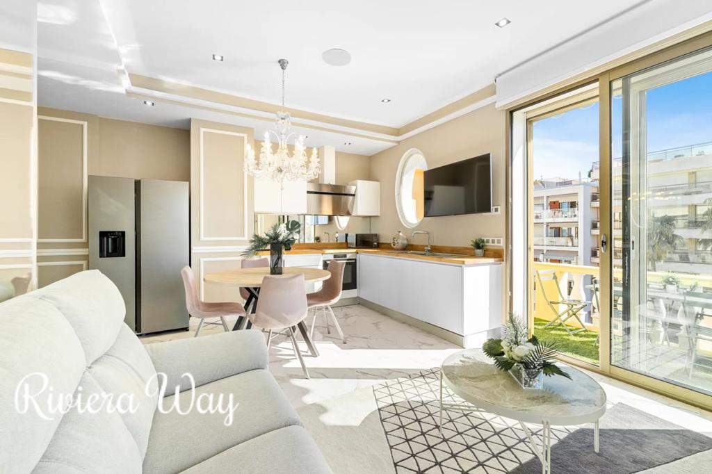 3 room apartment in Cannes, photo #7, listing #107157750