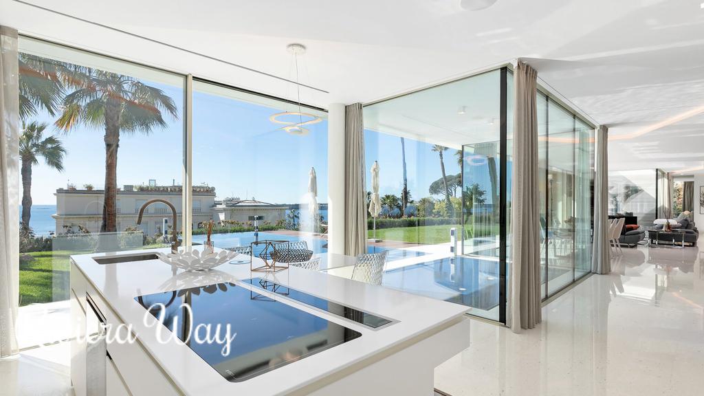 6 room villa in Cannes, photo #8, listing #78784356