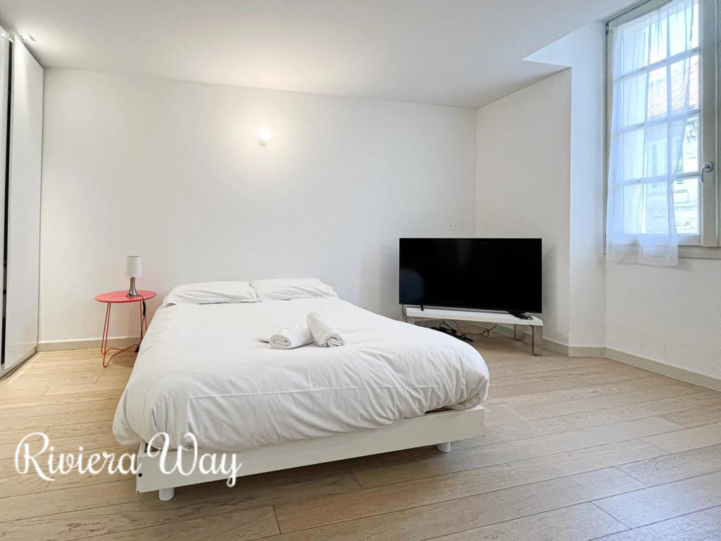 1 room apartment in Cannes, photo #10, listing #106248072