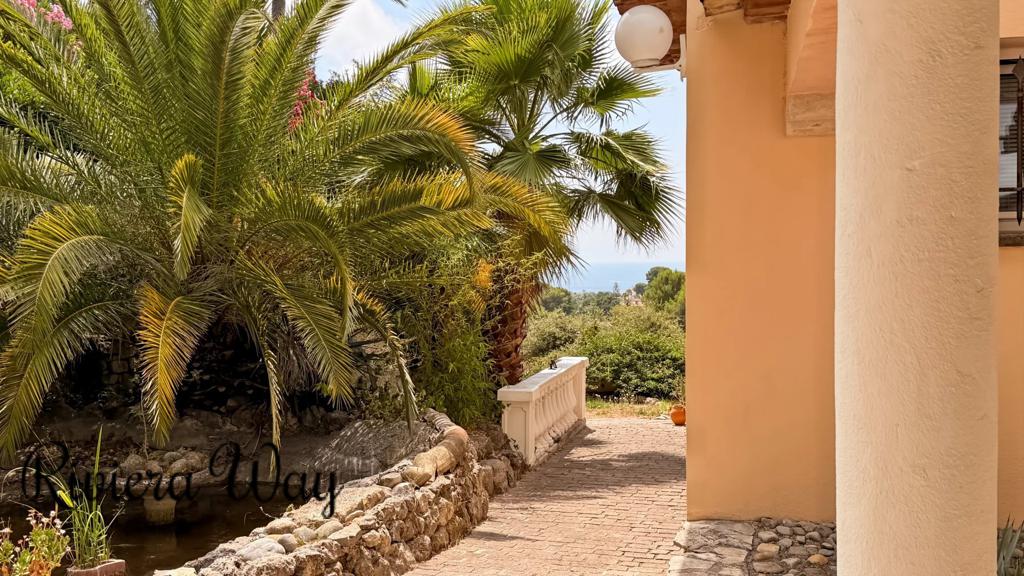 7 room villa in Antibes, photo #3, listing #106636782