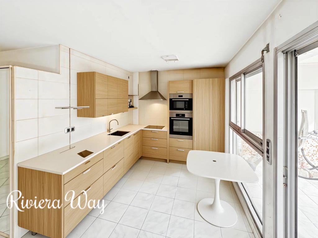 1 room apartment in Juan-les-Pins, photo #8, listing #105375732