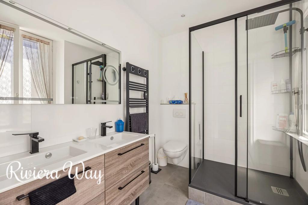 3 room apartment in Cannes, photo #7, listing #106452360