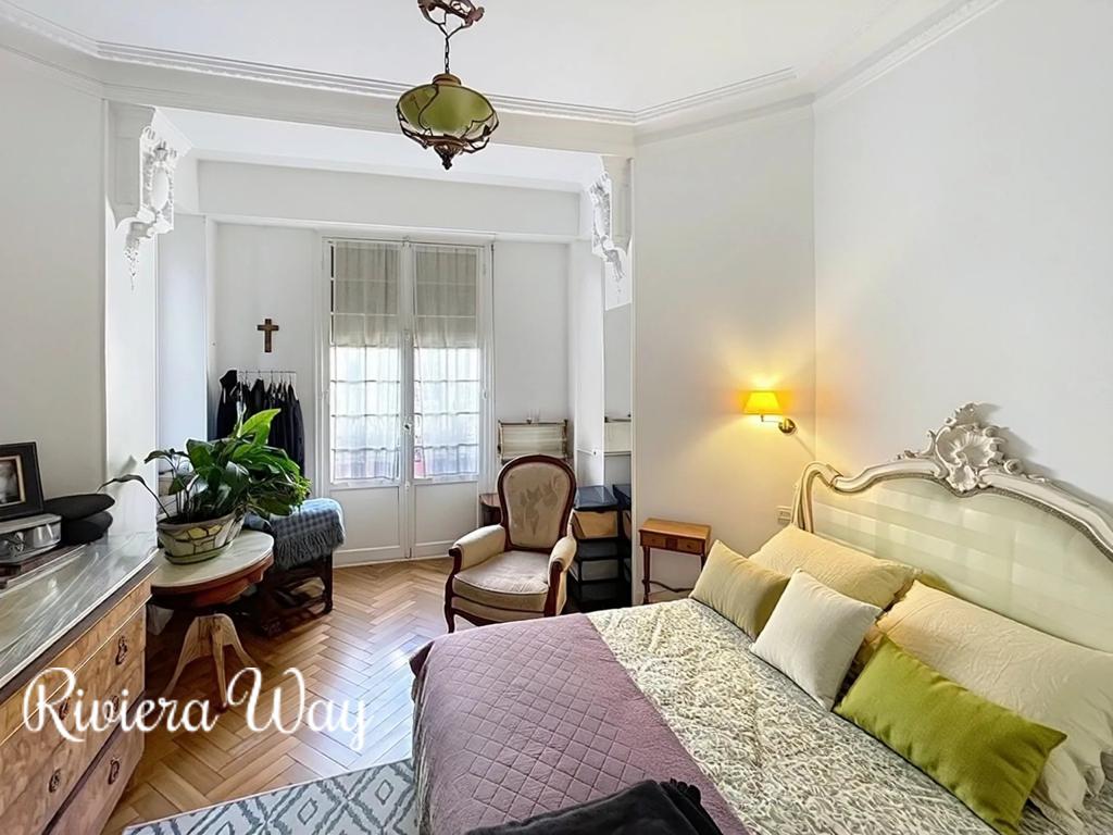 4 room apartment in Nice, photo #4, listing #106330350