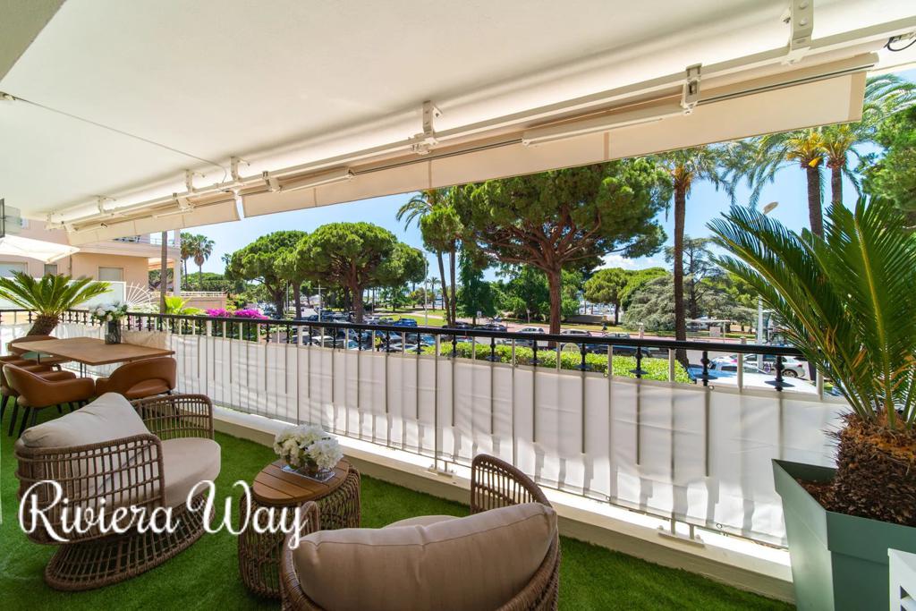 3 room apartment in Cannes, photo #3, listing #106918896