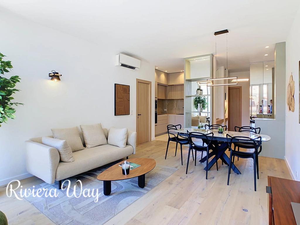 4 room apartment in Cannes, photo #3, listing #106594782