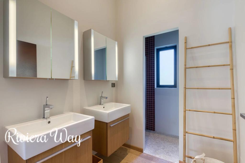 6 room villa in Gassin, photo #9, listing #99789270