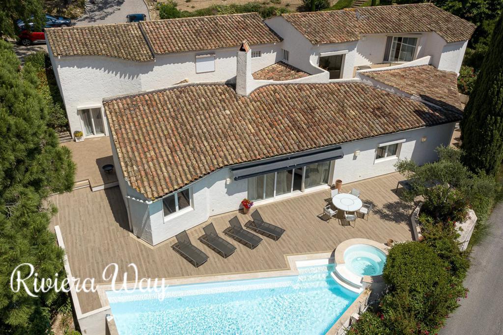 8 room villa in Muan-Sarthe, photo #1, listing #98811384