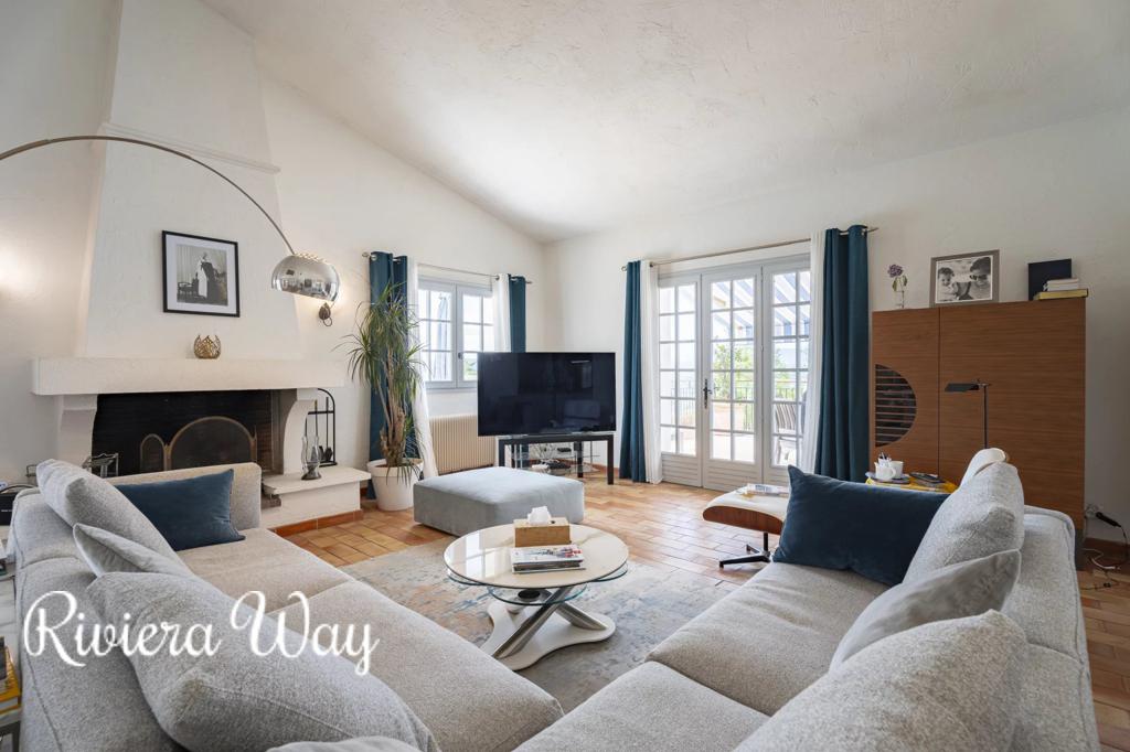 8 room villa in Mougins, photo #4, listing #104342238