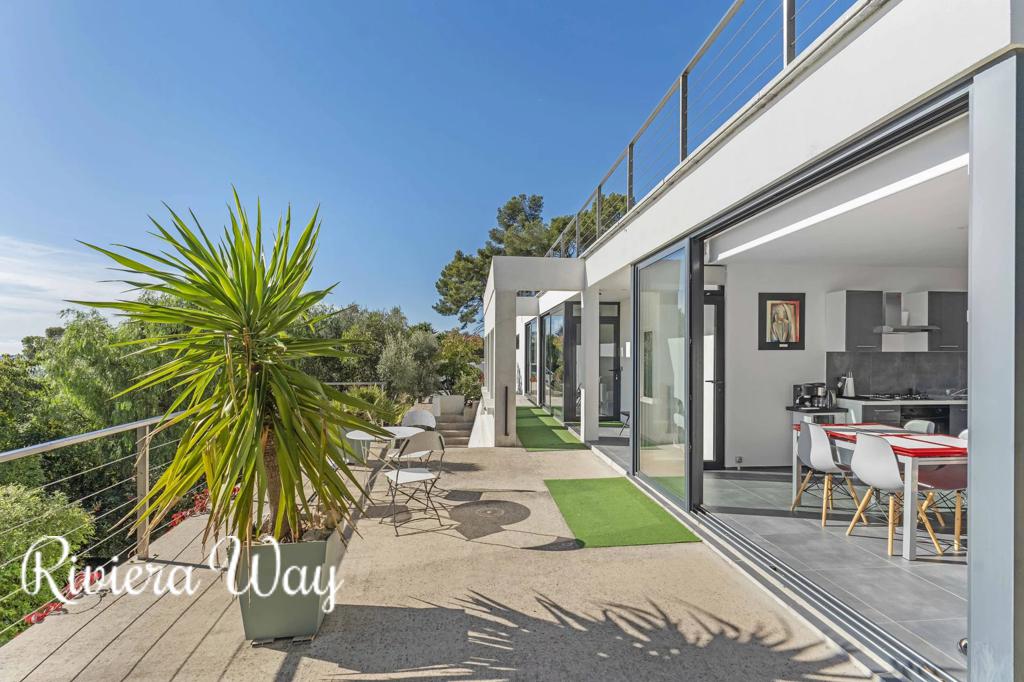 7 room villa in Toulon, photo #9, listing #104621454