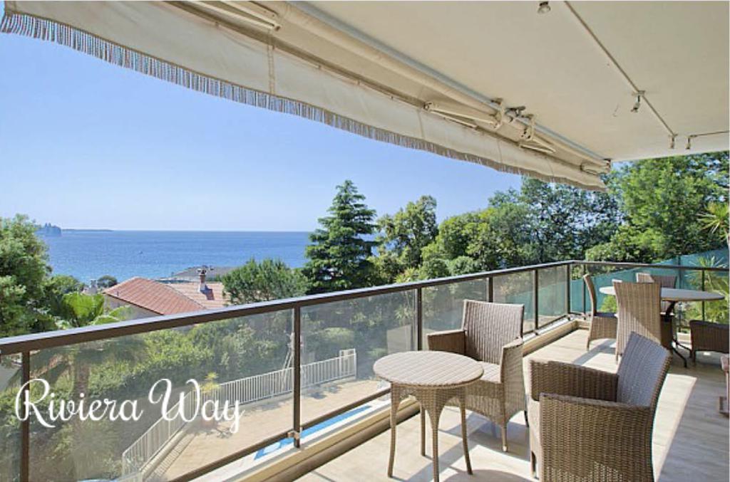 5 room apartment in Cannes, 136 m², photo #1, listing #63501648