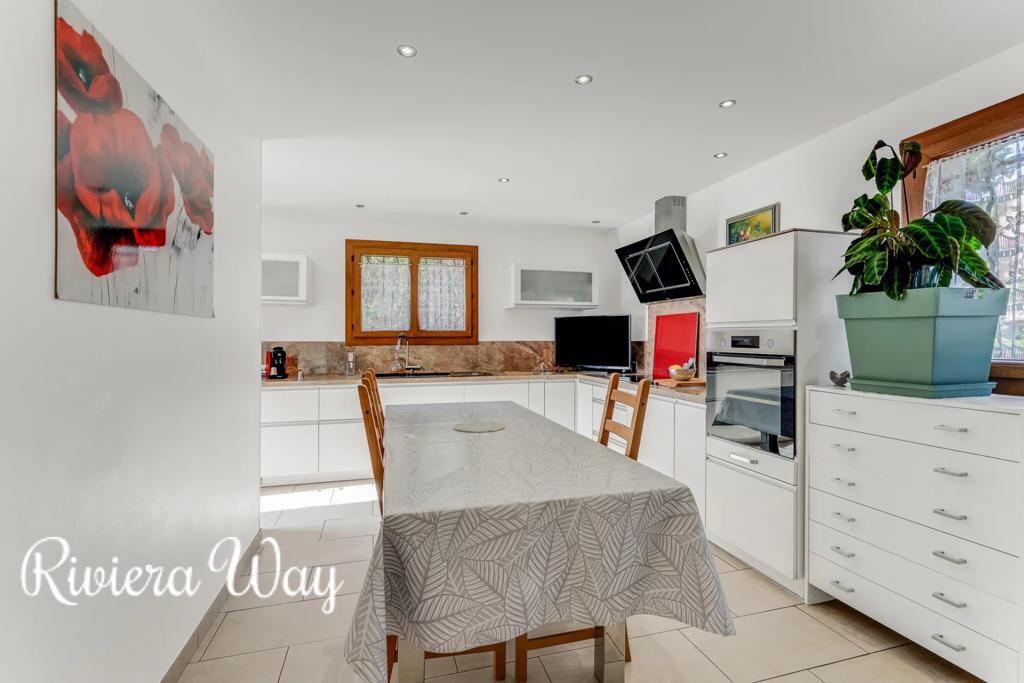 Villa in Rayol-Canadel-sur-Mer, photo #10, listing #105782124