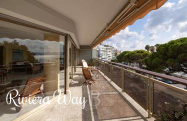 5 room apartment in Cannes