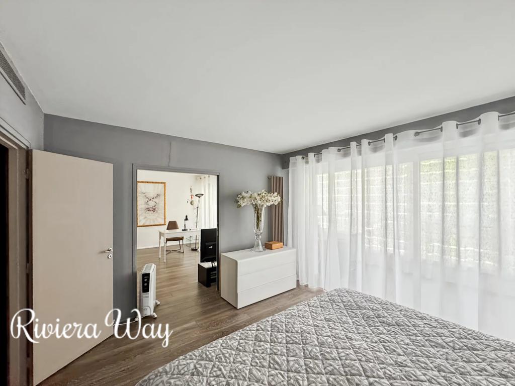 4 room apartment in Cannes, photo #8, listing #105666918