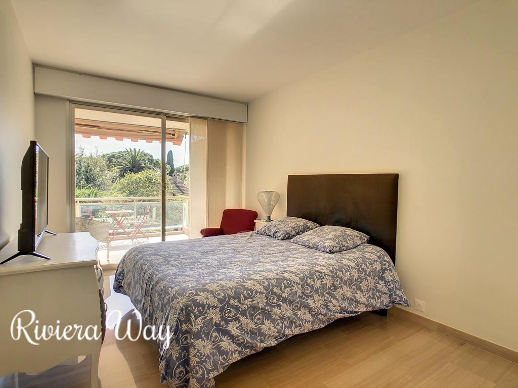 3 room apartment in Cannes, photo #1, listing #93697086