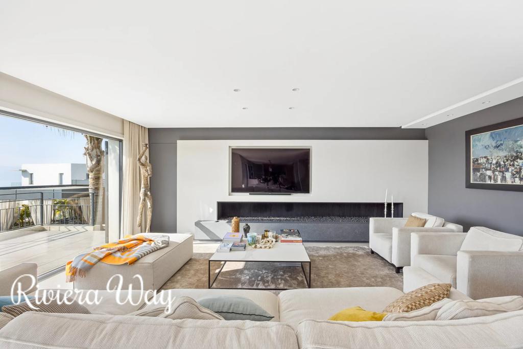 8 room villa in Cagnes-sur-Mer, photo #9, listing #106072008