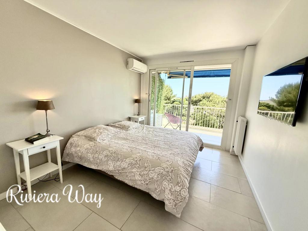 4 room apartment in Antibes, photo #5, listing #103061112