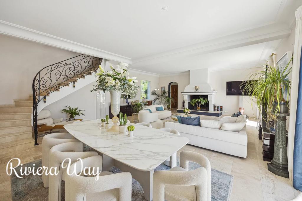 14 room villa in Grasse, photo #2, listing #102971064