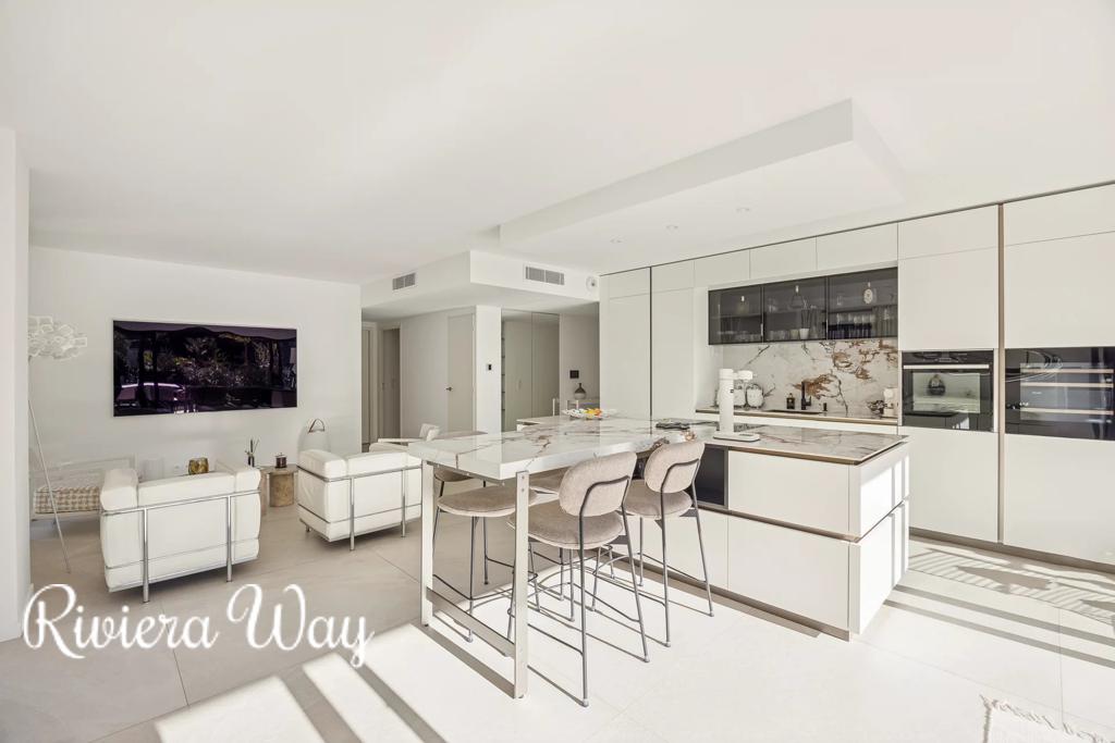 4 room apartment in Antibes, photo #9, listing #104965980