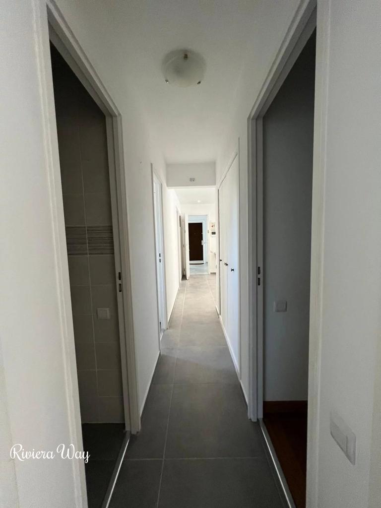 4 room apartment in Saint-Raphaël, photo #9, listing #87812004