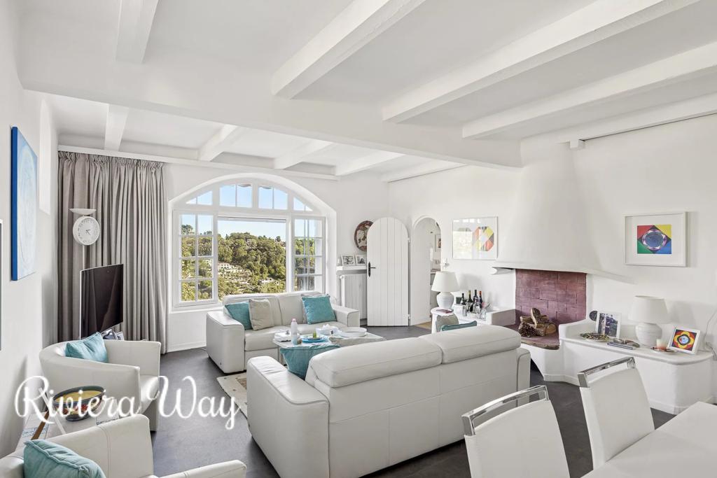 4 room apartment in Saint-Paul-de-Vence, photo #2, listing #104531280