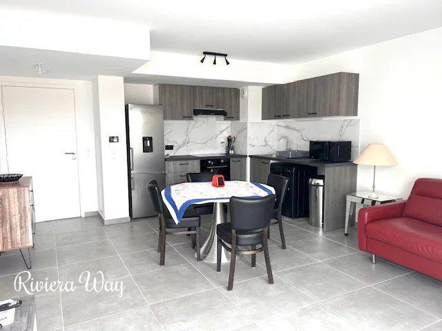 2 room apartment in Cannes, photo #3, listing #103487412
