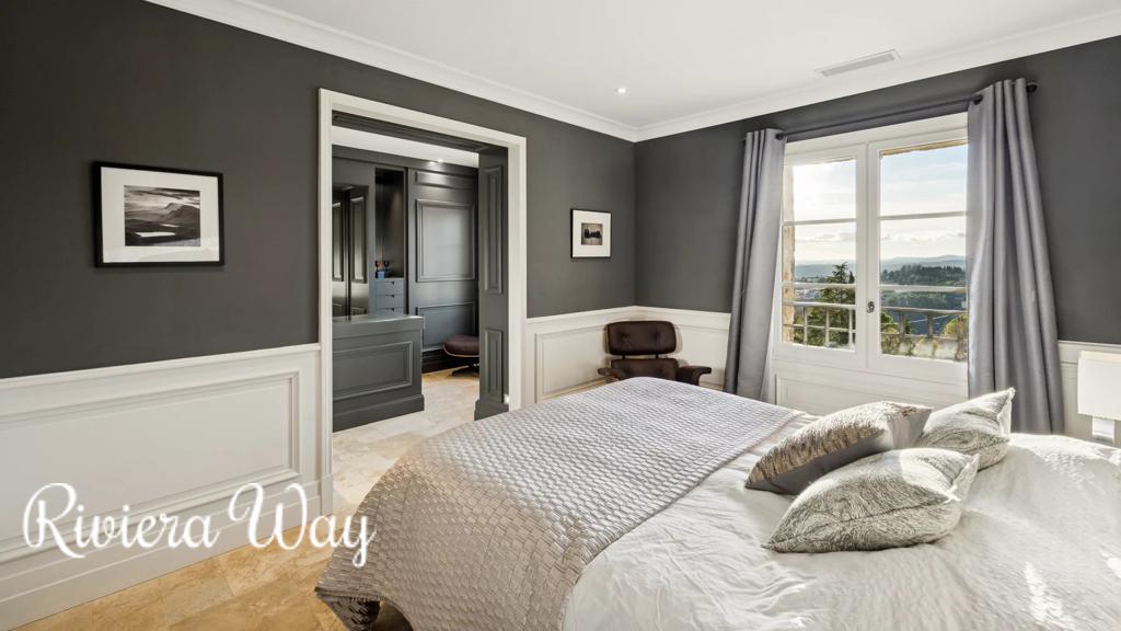 8 room villa in Fayence, photo #9, listing #105456036