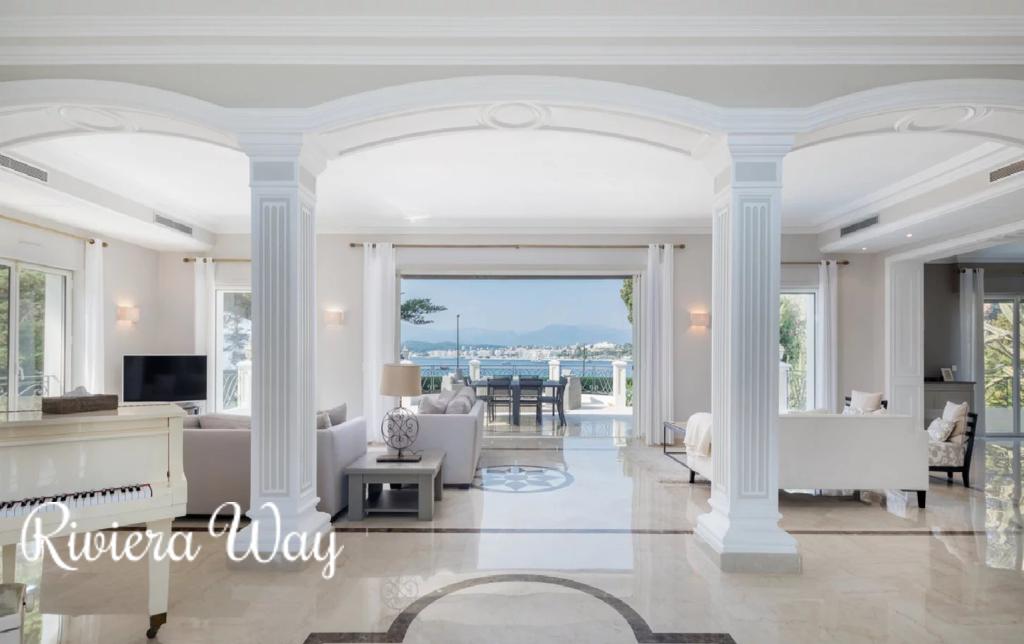 11 room villa in Cap d'Antibes, photo #1, listing #82342680