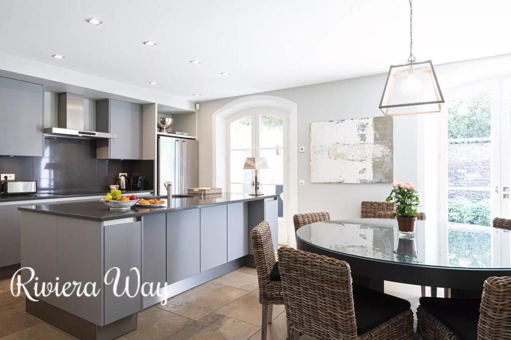 7 room villa in La Croix-Valmer, photo #7, listing #105676200
