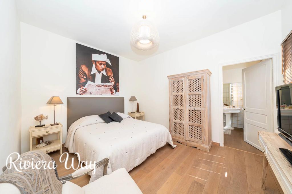 5 room villa in Le Cannet, photo #7, listing #104244588
