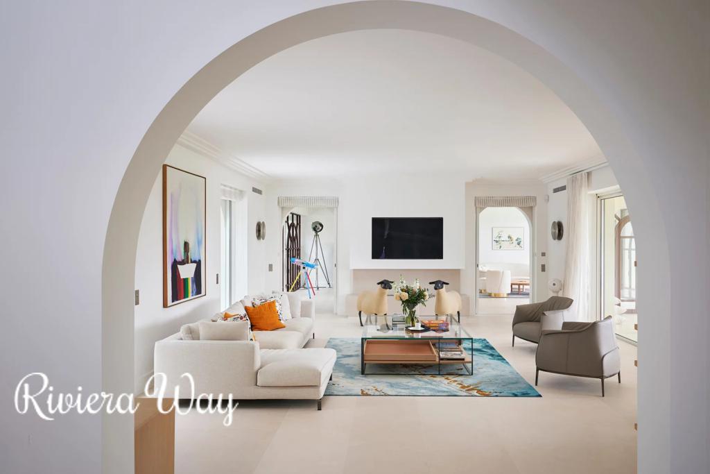 7 room villa in Saint-Tropez, photo #2, listing #103579770