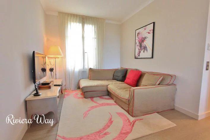 4 room apartment in Antibes, photo #1, listing #101595732