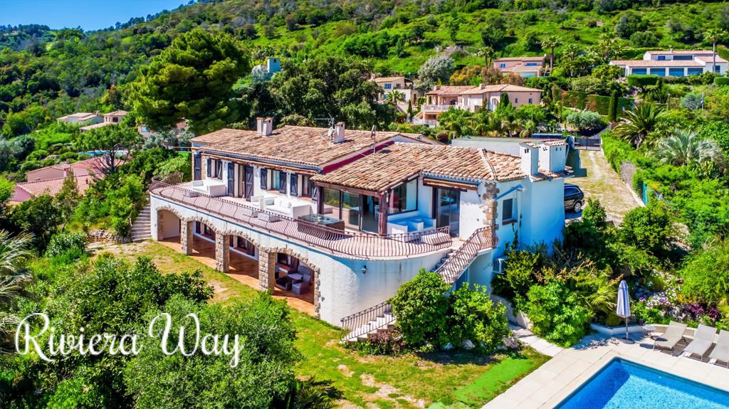 8 room villa in Cannes, photo #9, listing #106284192
