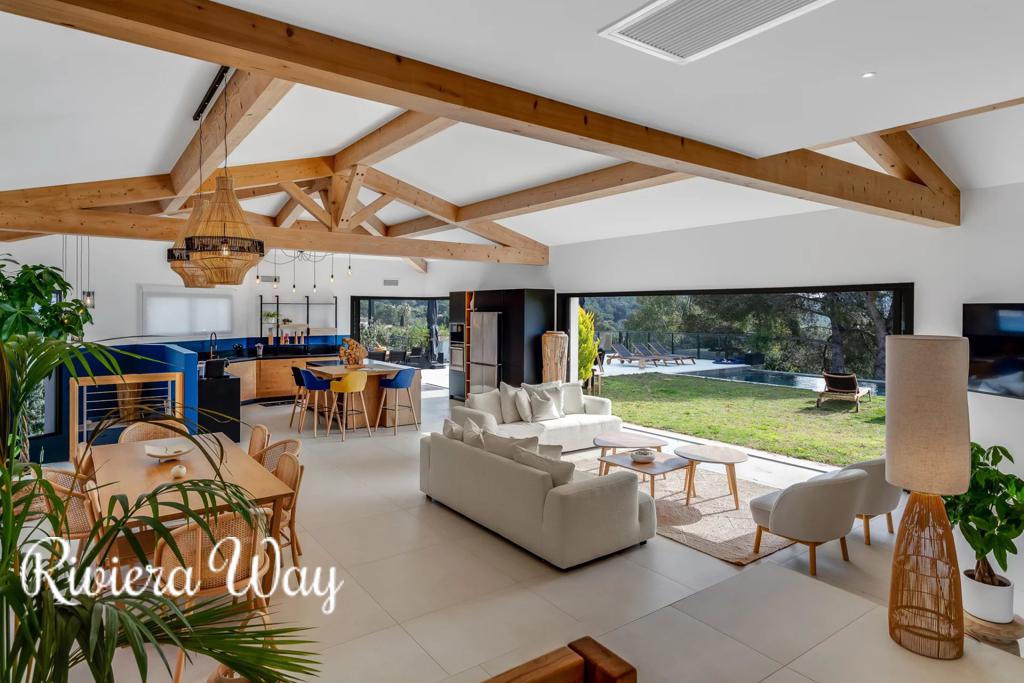 7 room villa in La Croix-Valmer, photo #5, listing #103324410