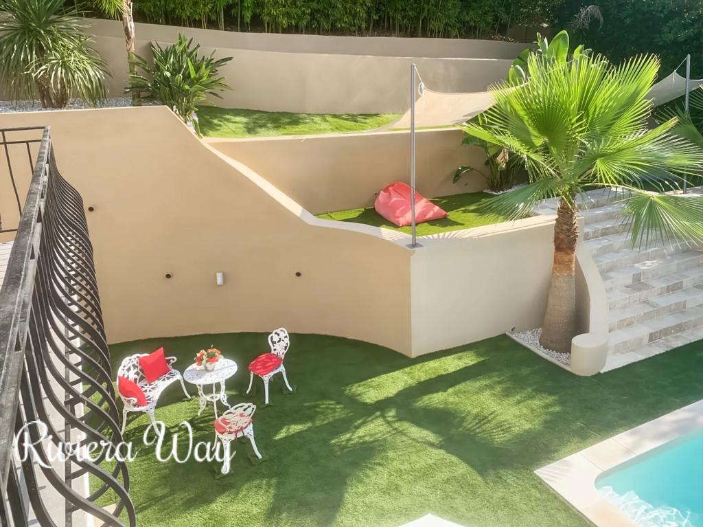 8 room villa in Cannes, photo #5, listing #92995014