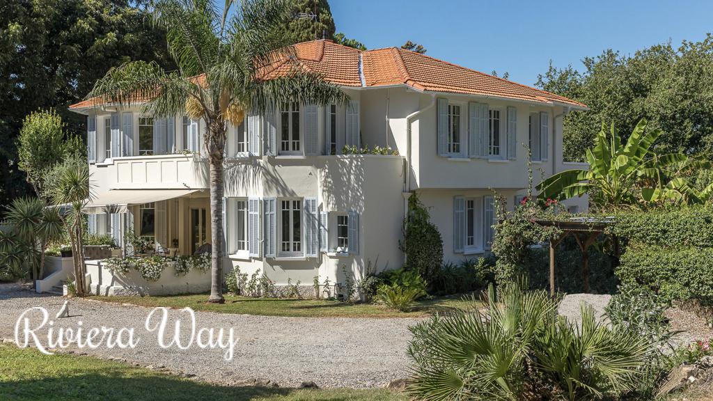 8 room villa in Cap d'Antibes, photo #1, listing #79594116