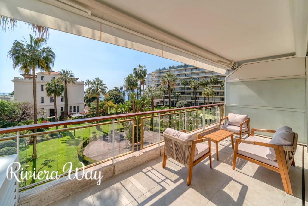 3 room apartment in Boulevard de la Croisette, photo #1, listing #105923412