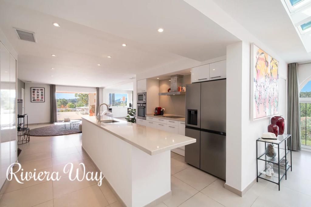 5 room apartment in Mougins, photo #6, listing #106231818