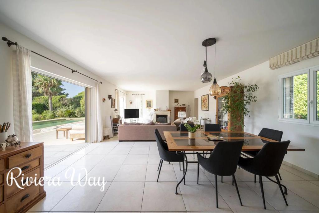 6 room villa in Antibes, photo #4, listing #103435878