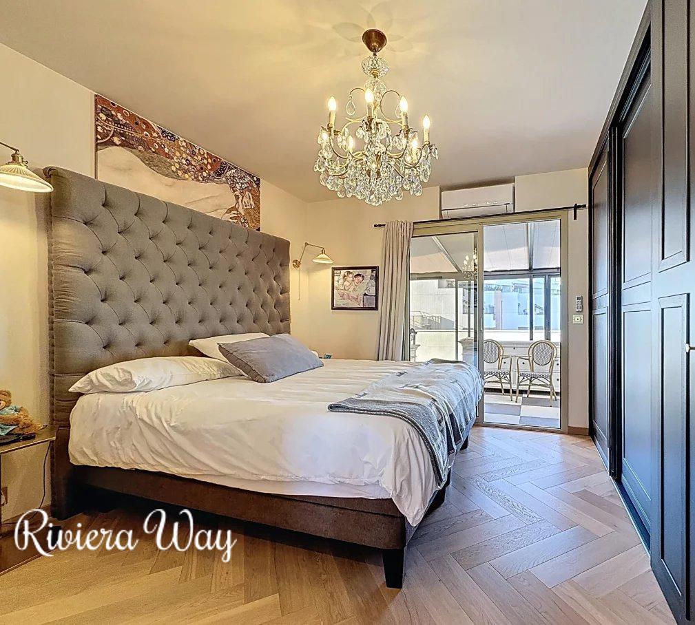 3 room apartment in Antibes, photo #4, listing #105321720