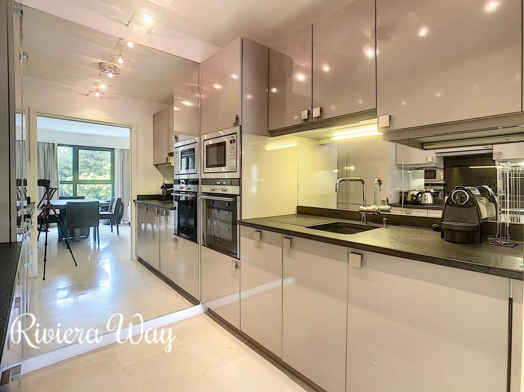 2 room apartment in Cannes, photo #6, listing #105335202