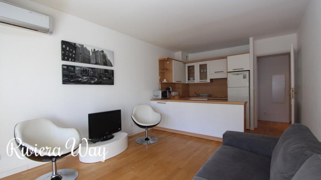 2 room apartment in Cap d'Antibes, photo #3, listing #79079868