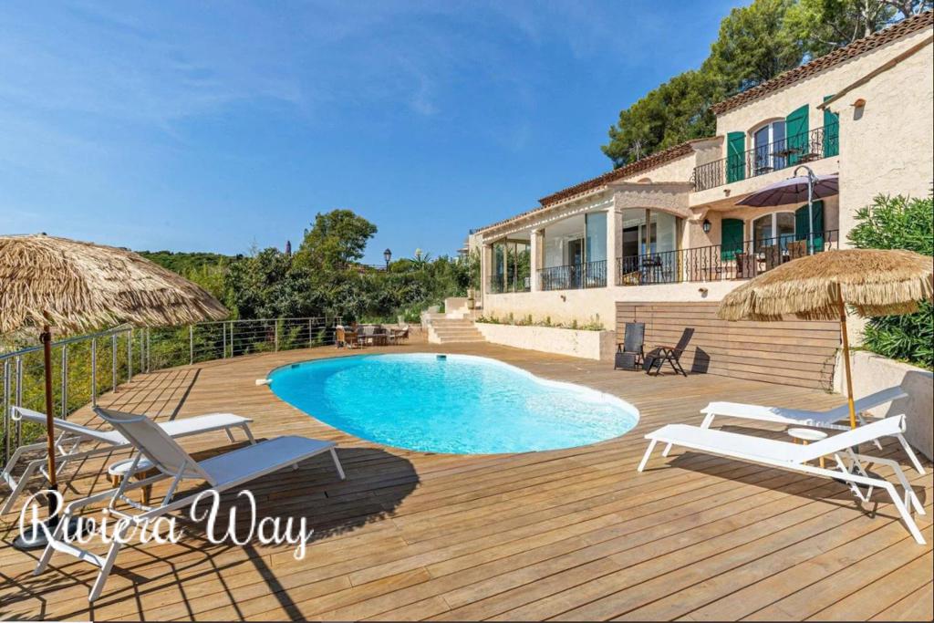 6 room villa in Golf Juan, photo #3, listing #91445886