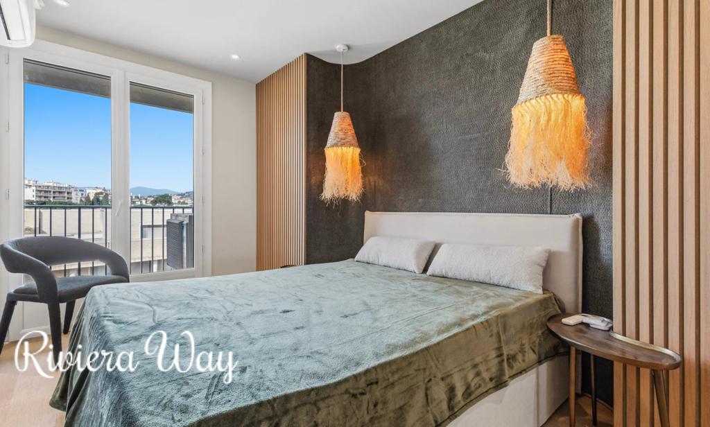 3 room apartment in Cannes, photo #6, listing #105628026