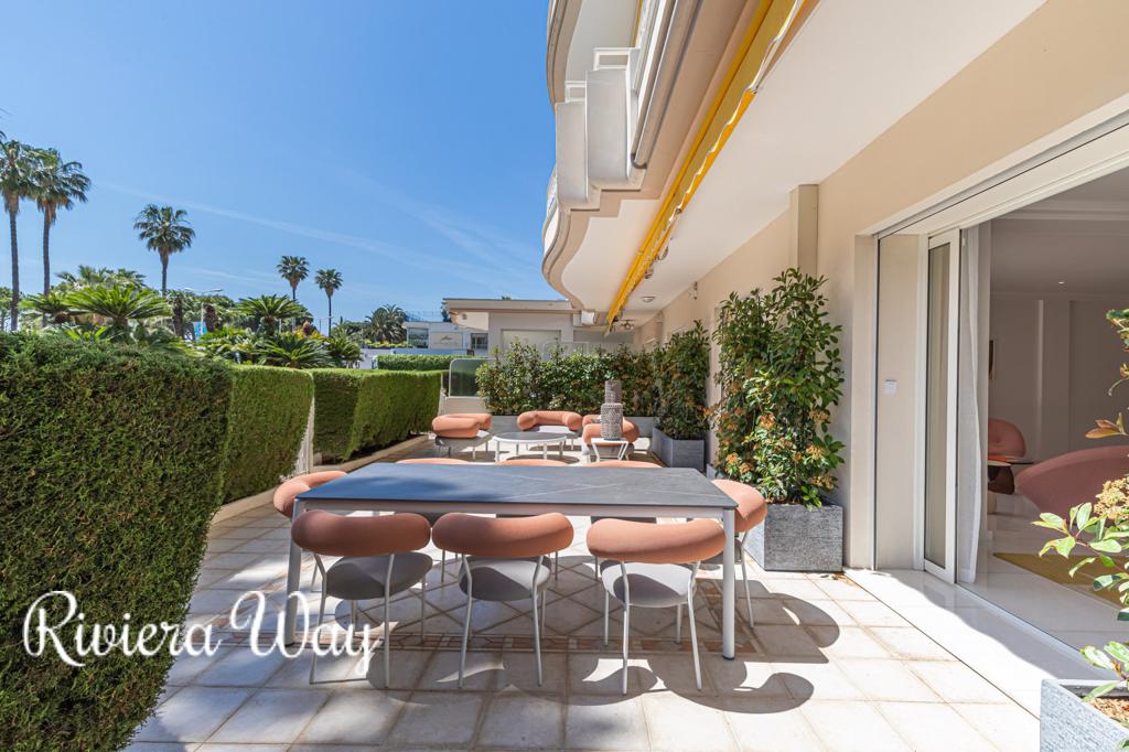 4 room apartment in Cannes, photo #1, listing #87946110