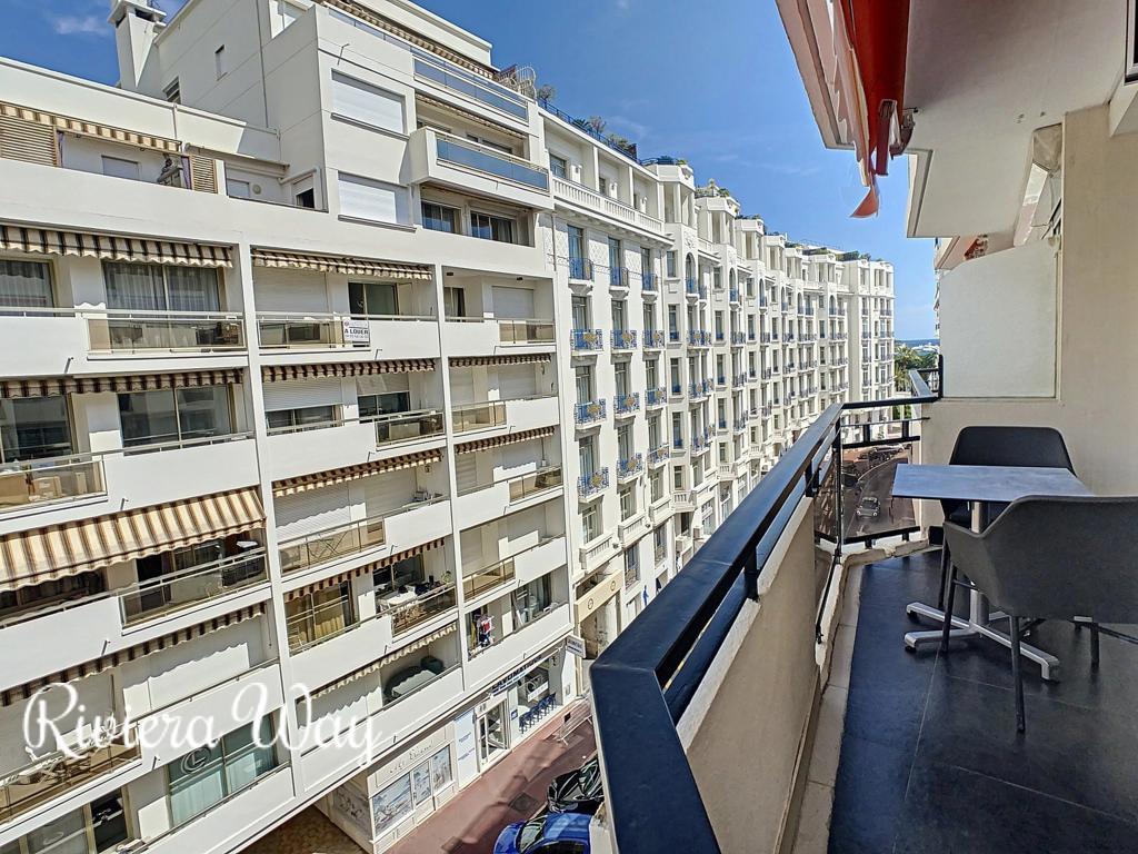 2 room apartment in Cannes, photo #9, listing #106464372
