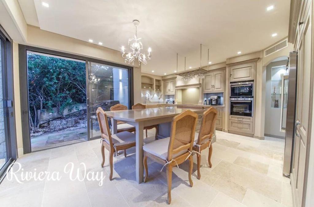 7 room villa in Cap d'Antibes, photo #7, listing #106514898