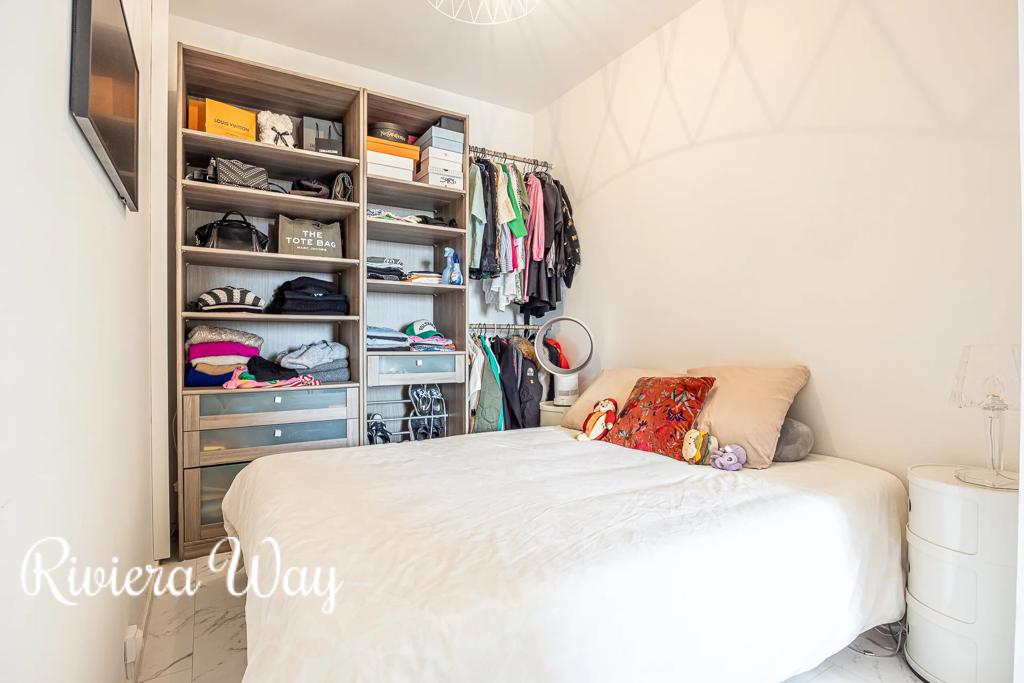 4 room apartment in Antibes, photo #5, listing #104141562