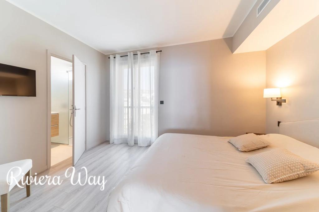 3 room apartment in Cannes, photo #8, listing #106147230
