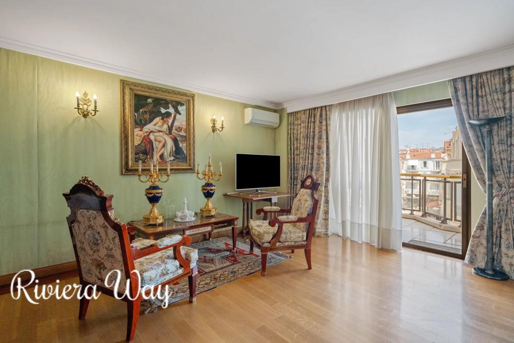 6 room apartment in Boulevard de la Croisette, photo #7, listing #104070078